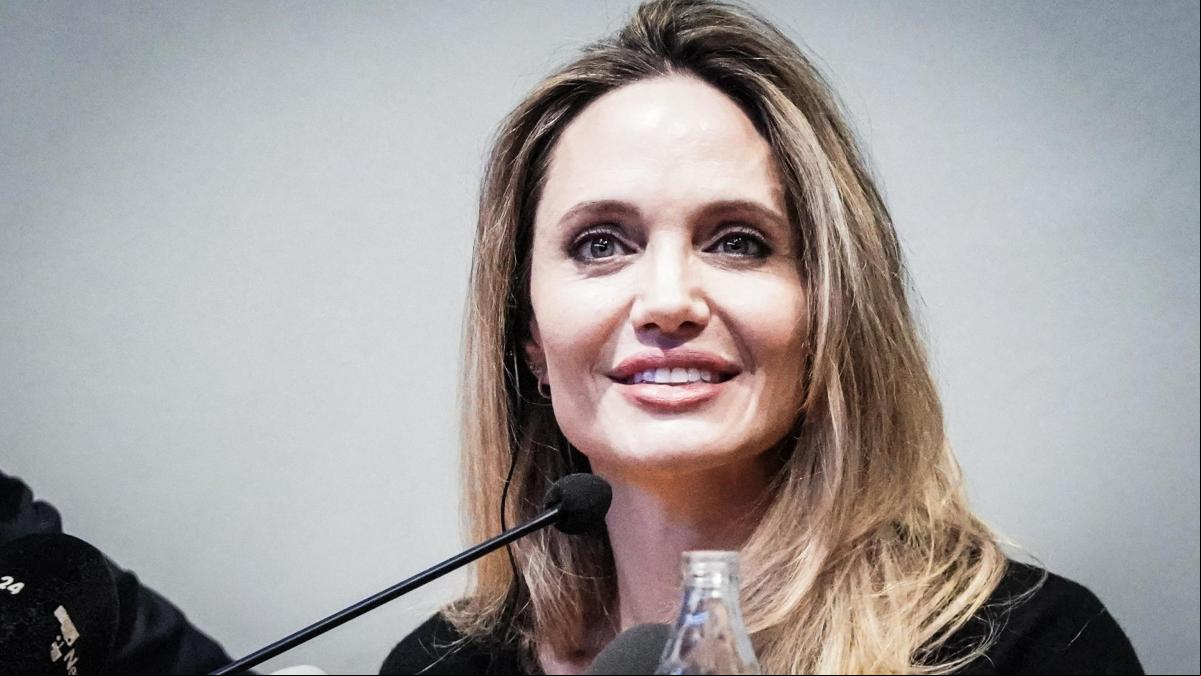 Angelina Jolie arremete contra los “mentirosos” tras su divorcio de Brad Pitt: “La gente no dice lo que siente”