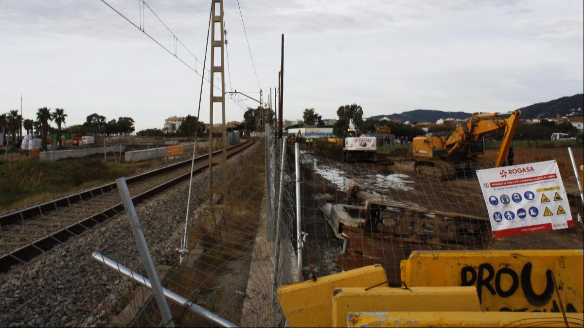 Santa Susanna inicia las obras de ampliación del vial del Pla de Balasc pese a la protesta payesa