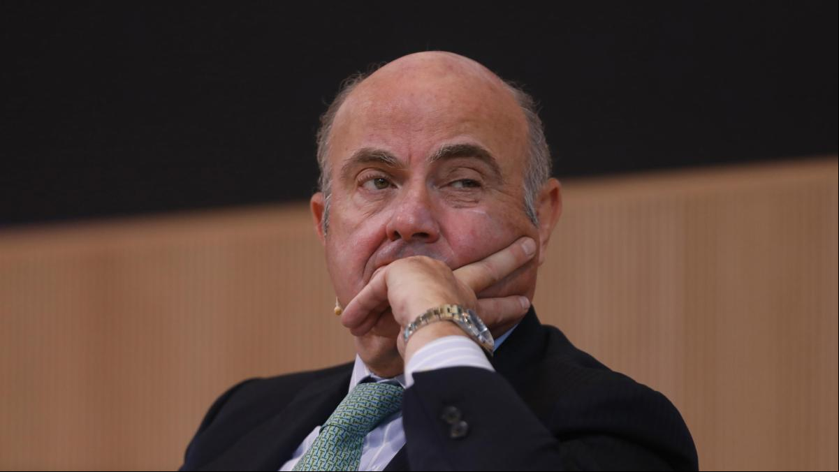 Guindos avisa de que la falta de presupuestos pone en riesgo la consolidación fiscal