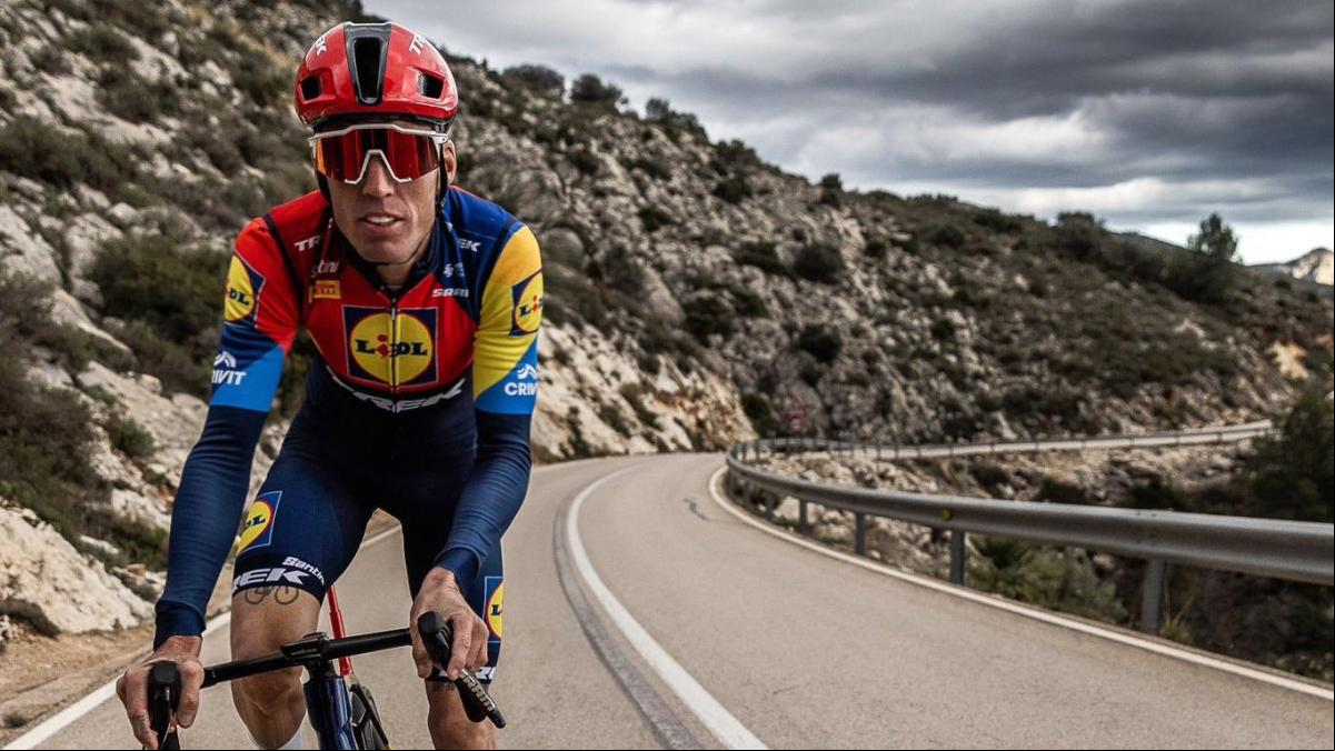 Aleix Espargaró: “Soy un escalador malo, haré pruebas de gravel, pero mi sueño es hacer pruebas de carretera”