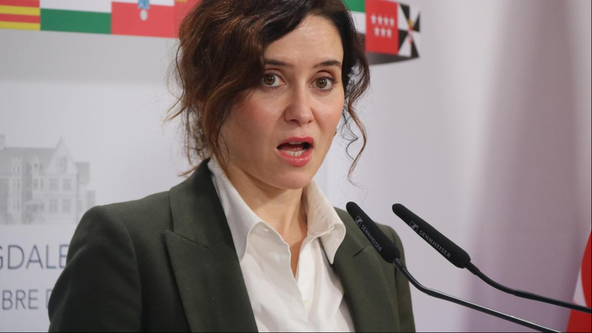 Es falso que en Catalunya se retiren becas por no hacer la tesis en catalán