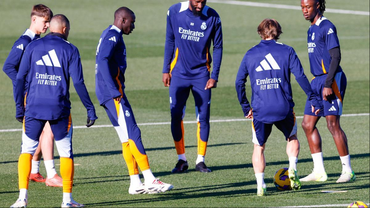 El Real Madrid regresa al trabajo sin novedades y con la vista puesta en Mestalla