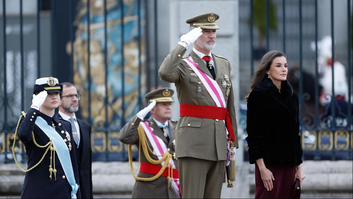 Felipe VI destaca el papel de las Fuerzas Armadas en la dana