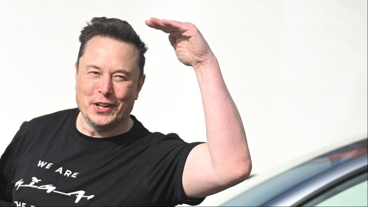 El hombre más rico del planeta no tiene la marca de coches más valiosa del mundo: esta es la líder, muy por delante de Tesla