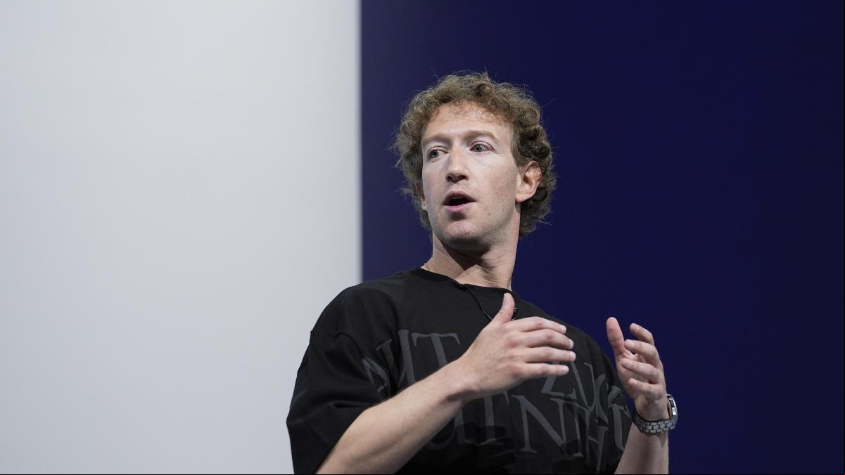 Mark Zuckerberg, fundador y CEO de Meta: “En algún momento de los próximos 12 a 18 meses, la mayoría de código estará escrito por la IA y será de mejor calidad que el de cualquier buen programador del equipo”