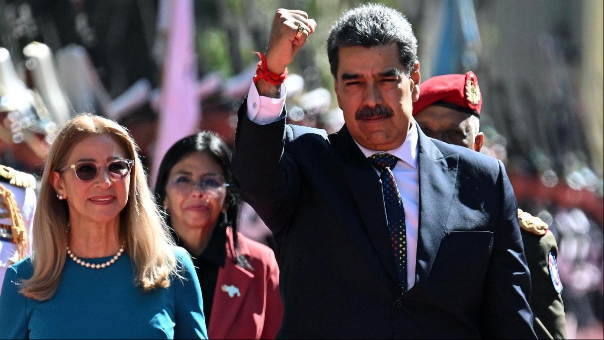 Maduro jura su tercer mandato en Venezuela pese a las acusaciones de fraude