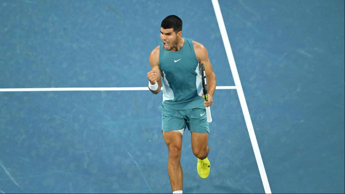 Alcaraz no da opción a Shevchenko y vence con holgura en su arranque en Australia