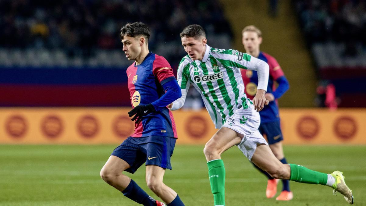 Pedri señala el camino del Barça