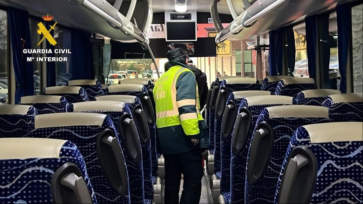 Casi 300 autobuses escolares, denunciados a diario por los agentes de Tráfico: estas son las infracciones más repetidas