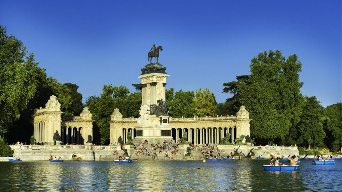 Grupos vecinales piden al Ayuntamiento de Madrid un “plan de usos” y más vigilancia para el Retiro
