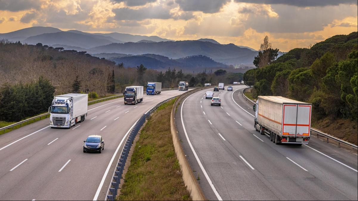 Muere el conductor de un camión en un accidente en la AP-7 en Vandellòs i lHospitalet
