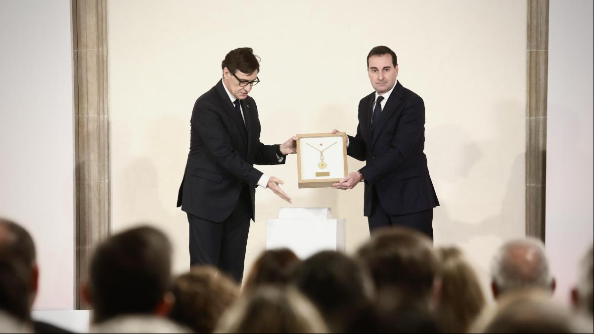 La Generalitat entrega la medalla de oro a Isak Andic a título póstumo