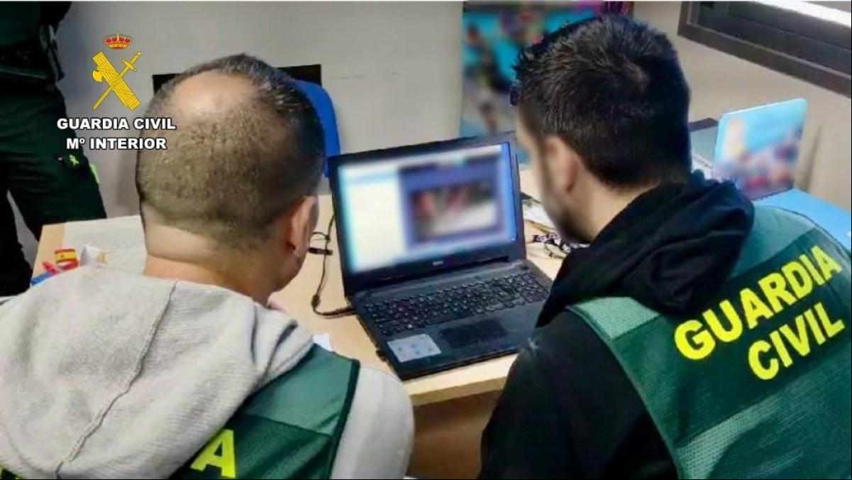 Condenado a 17 años de cárcel un pederasta por violar a su hija de siete meses y ofrecerla por internet
