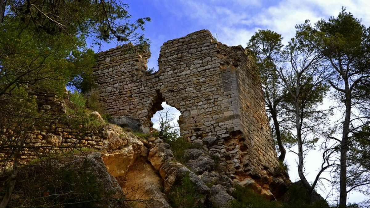 La historia de Pontils y su castillo en ruinas