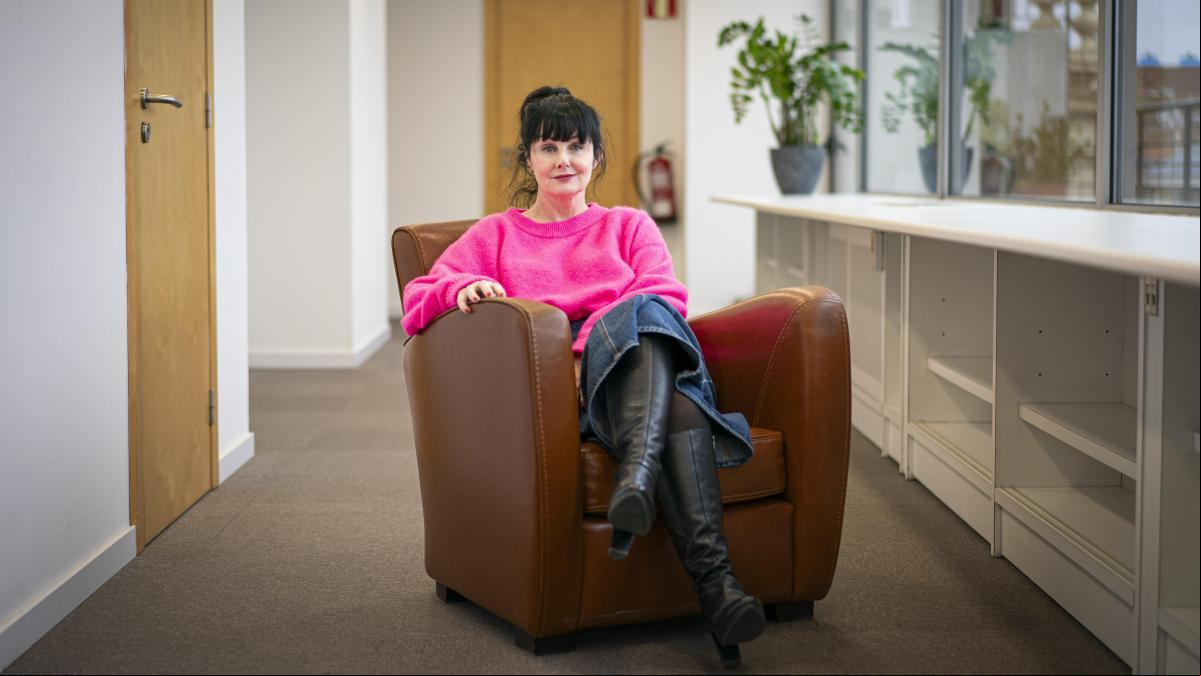 Marian Keyes: “Si los hombres tuvieran la regla, celebrarían la menopausia con una gran fiesta”