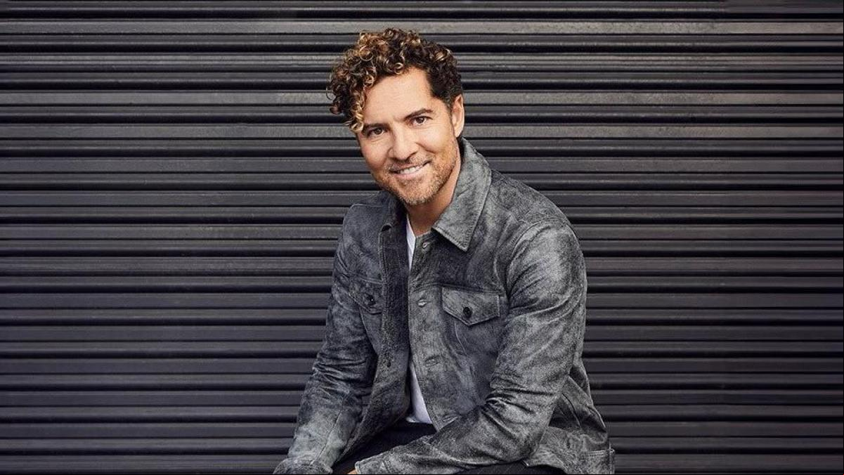 David Bisbal las ha probado: “Con estas Skechers no tienes que agacharte, calzarte nunca había sido tan fácil”