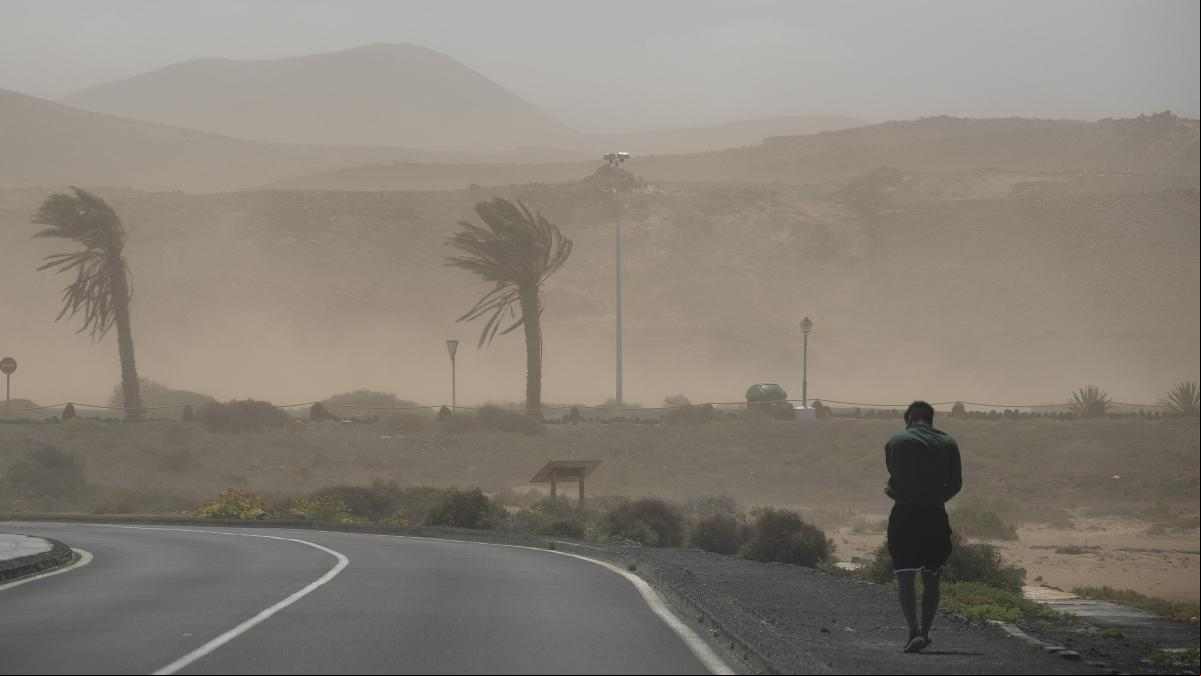 Los restos de la borrasca Nuria descargan hoy en el noreste con tormentas fuertes y granizo