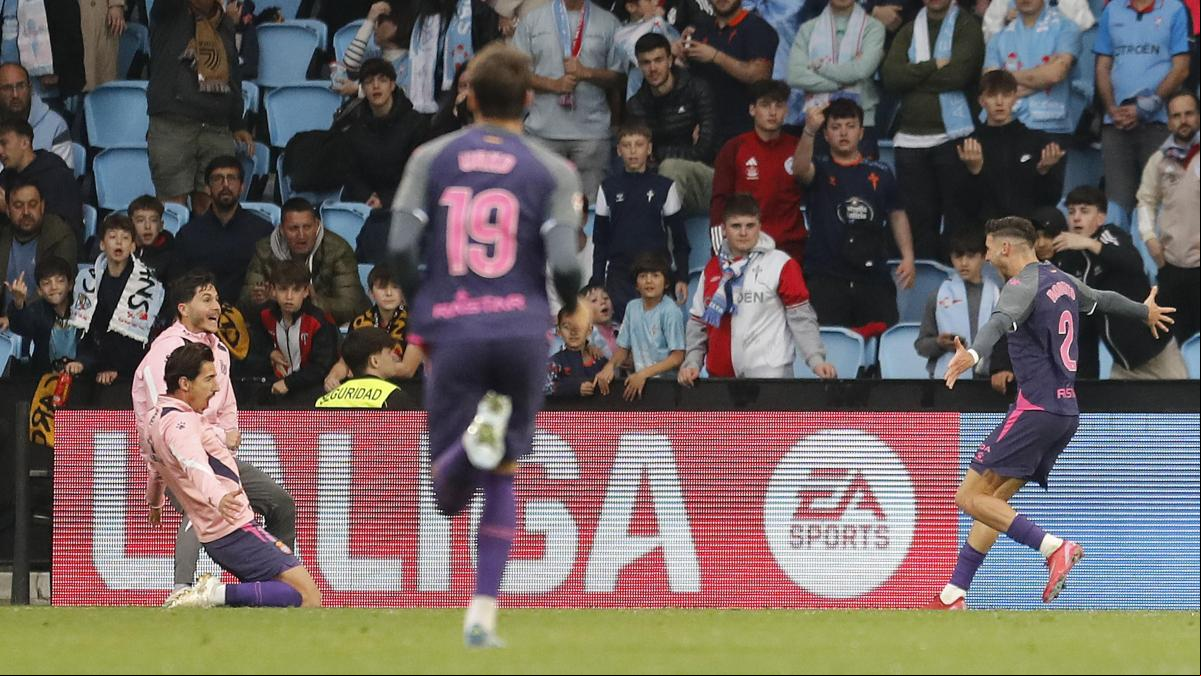 El Espanyol aleja las meigas y conquista Balaídos