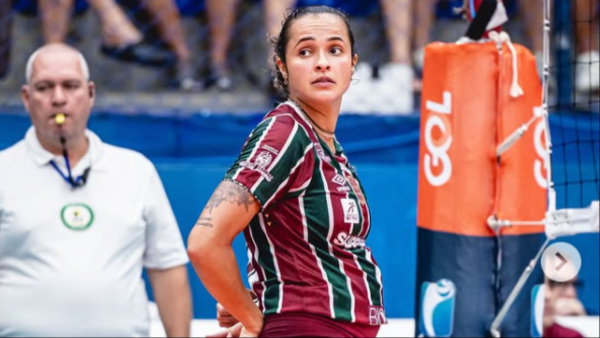 Una jugadora de voleibol compite embarazada y reabre el debate sobre maternidad y deporte de élite