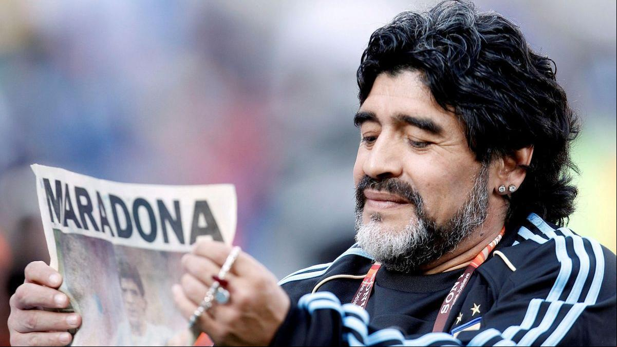 Relaciones sexuales y posible negligencia: la familia de Maradona acusa al equipo médico
