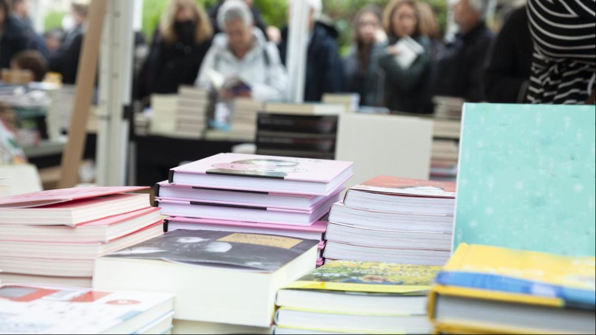 Sant Jordi 2025: estos son los autores más esperados que firmarán libros en Barcelona (y te decimos dónde encontrarlos)