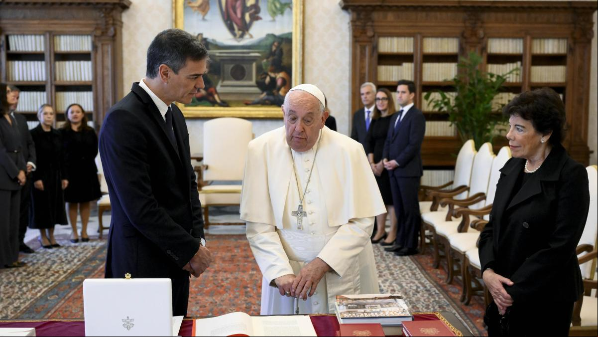 Sánchez no acudirá al funeral del Papa, al que irán Montero, Díaz, Bolaños y Feijóo