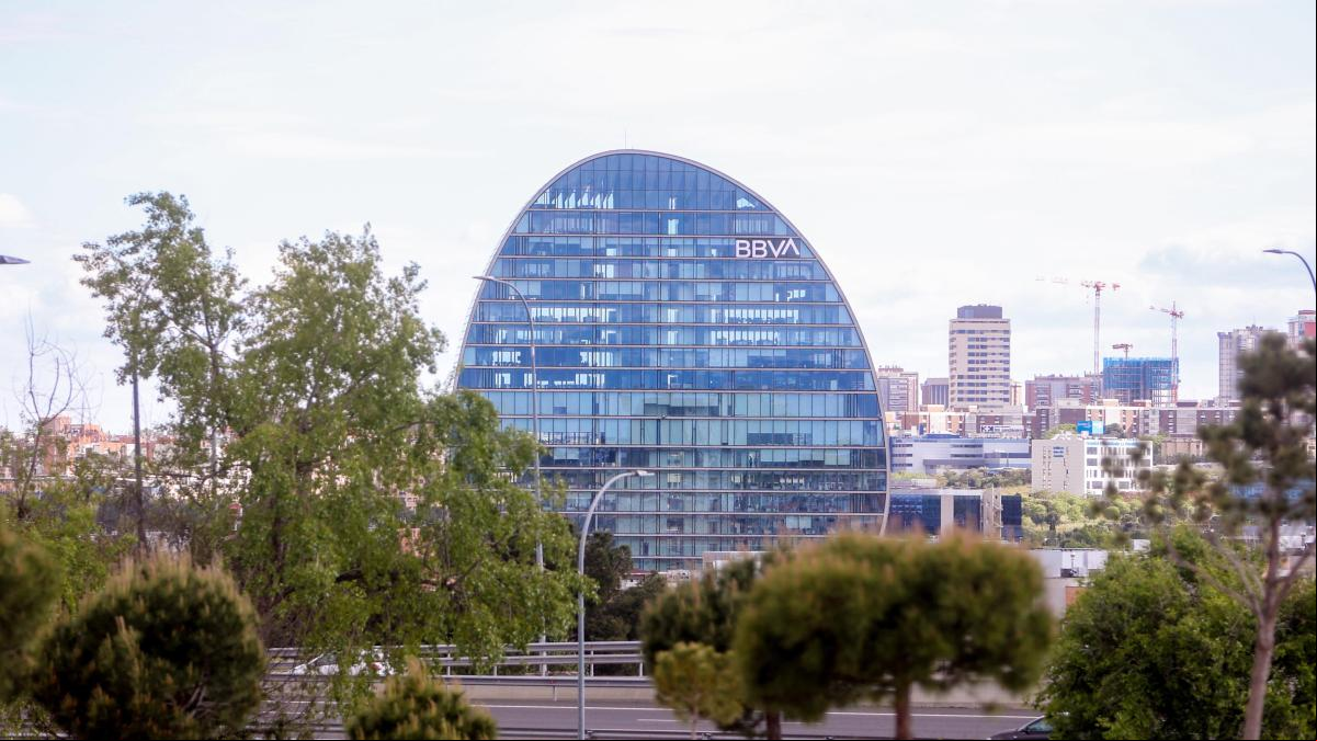 Del ‘scoop’ británico a los aranceles: la historia de la opa del BBVA sobre el Sabadell
