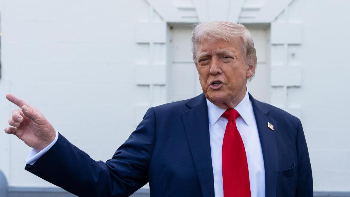 Trump s’espanta pel risc de “les prestatgeries buides” pels aranzels