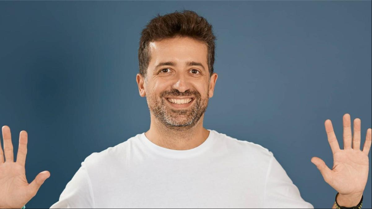 Jordi Reche, experto en lenguaje no verbal: “La velocidad a la que anda tu pareja cuando vais juntos puede sugerir qué tan enamorada está de ti”