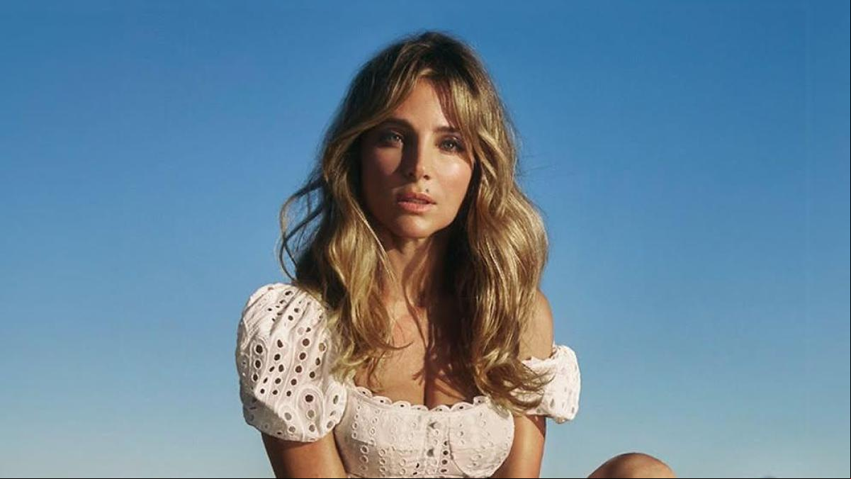 Gioseppo arrasa rebajando a menos de 50 euros sus sandalias deportivas más atrevidas: elegantes, cómodas y con cuña