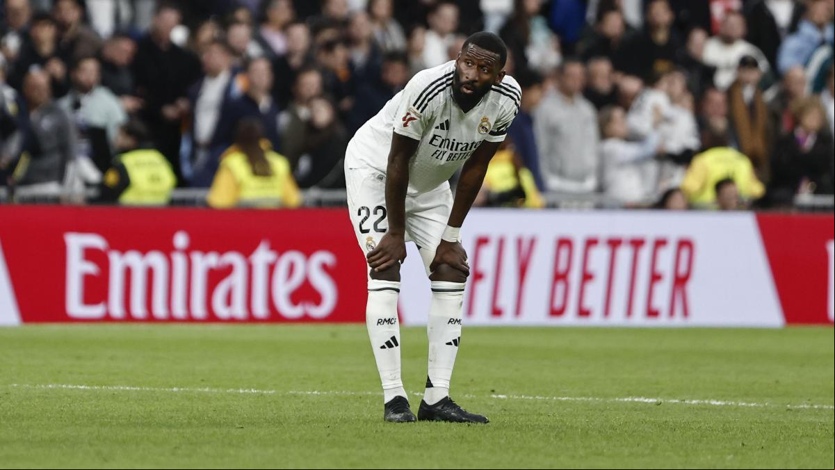 Rüdiger, operado del menisco de su rodilla izquierda y estará dos meses de baja