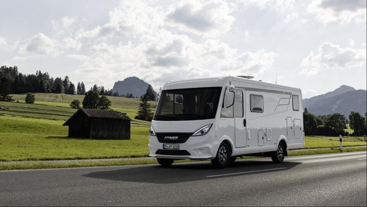 ¿Quieres una autocaravana integral, fácil de maniobrar y con un equipamiento de lujo? Esta Hymer te encajará, aunque su precio quizás no tanto