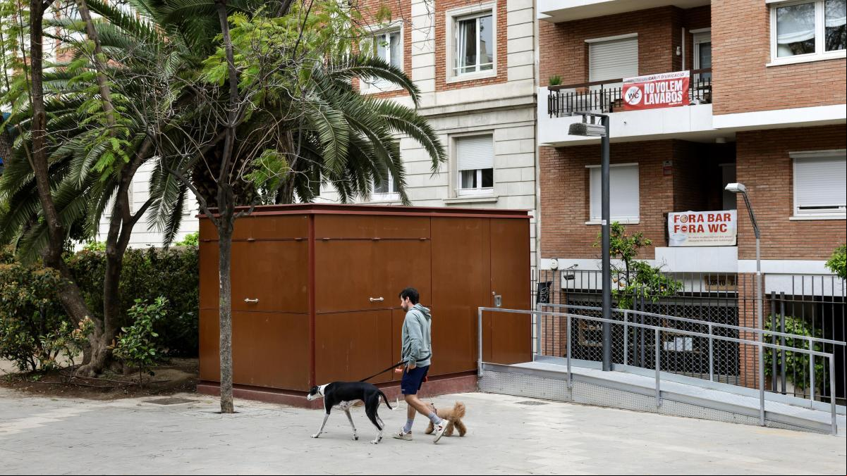 Veïns de Sant Gervasi proven de frenar l’obertura d’un xiringuito municipal