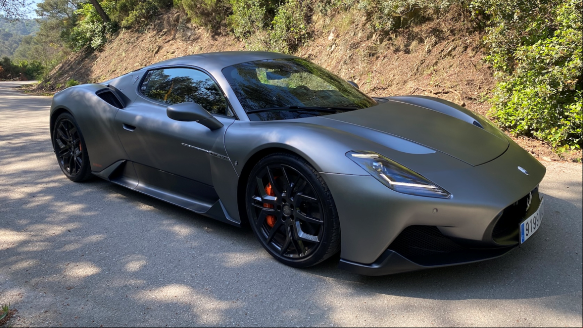 Probamos el Maserati MC20 Coupé Fuoriserie, un fascinante superdeportivo tan exclusivo como su precio (solo la pintura cuesta 14.000 euros)