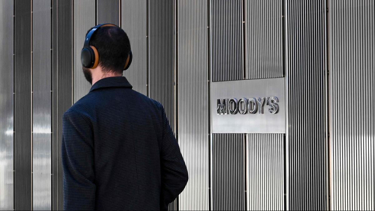 Moodys rebaja la calificación crediticia de EE.UU. al quitarle la triple A