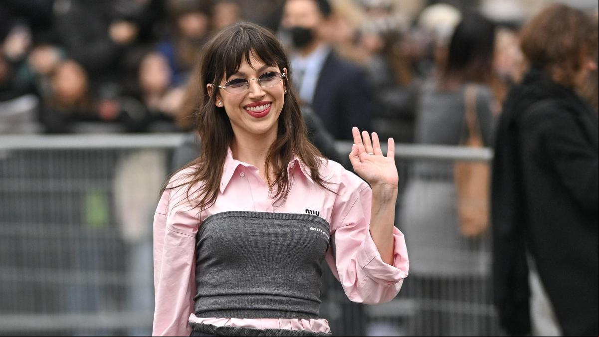 El estilo ‘preppy’ se moderniza: así lo llevan las famosas