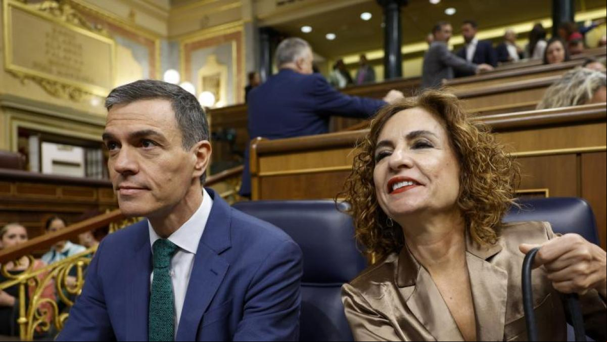 Sánchez advierte que “España avanza sin apoyo del PP”, y Feijóo le replica: “El PIB no se come”