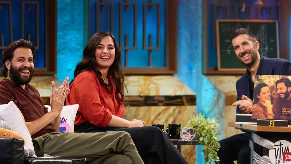 El dardo envenenado de Salvador Sobral que calla a David Broncano en La Revuelta: “Esa es tu especialidad, hablar sin saber” El dardo envenenado de Salvador Sobral que calla a David Broncano en La Revuelta: “Esa es tu especialidad, hablar sin saber”