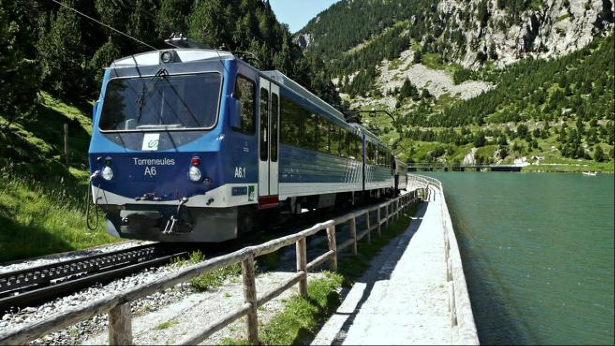 Unos 70 pasajeros quedan atrapados en un túnel del cremallera de Núria