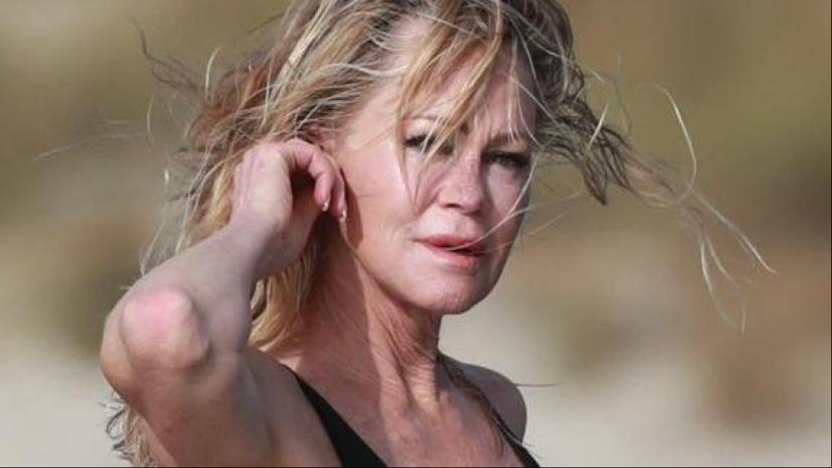 Melanie Griffith reivindica su espectacular figura a pocos días de cumplir 64 años
