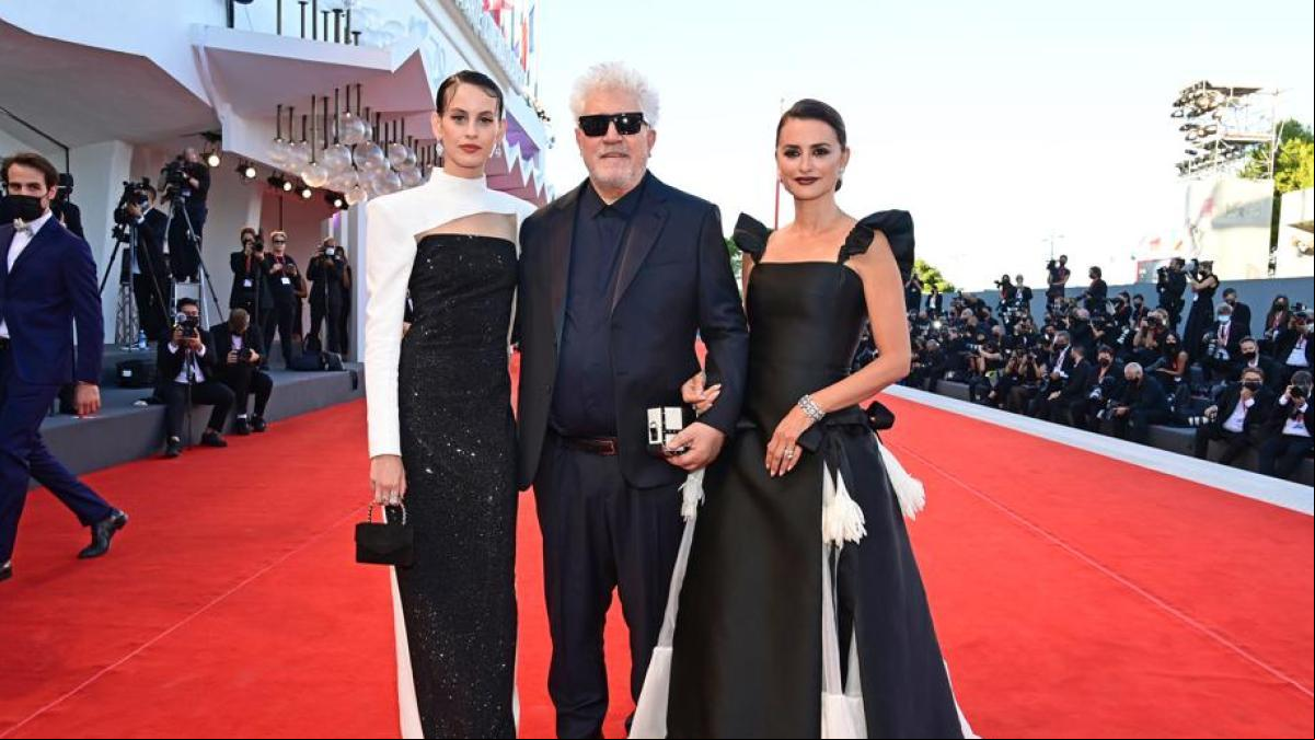 Elegancia española en el estreno de la Mostra