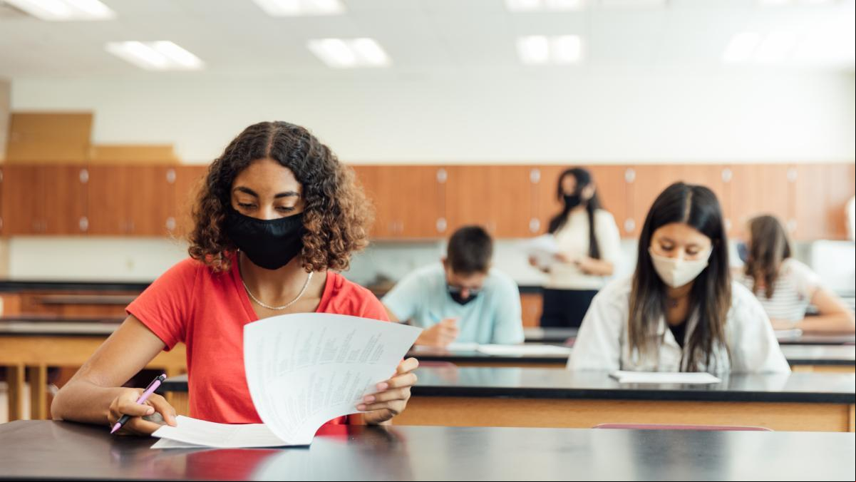 Unos 150.000 aspirantes se examinan para optar a 3.381 empleos fijos en Correos