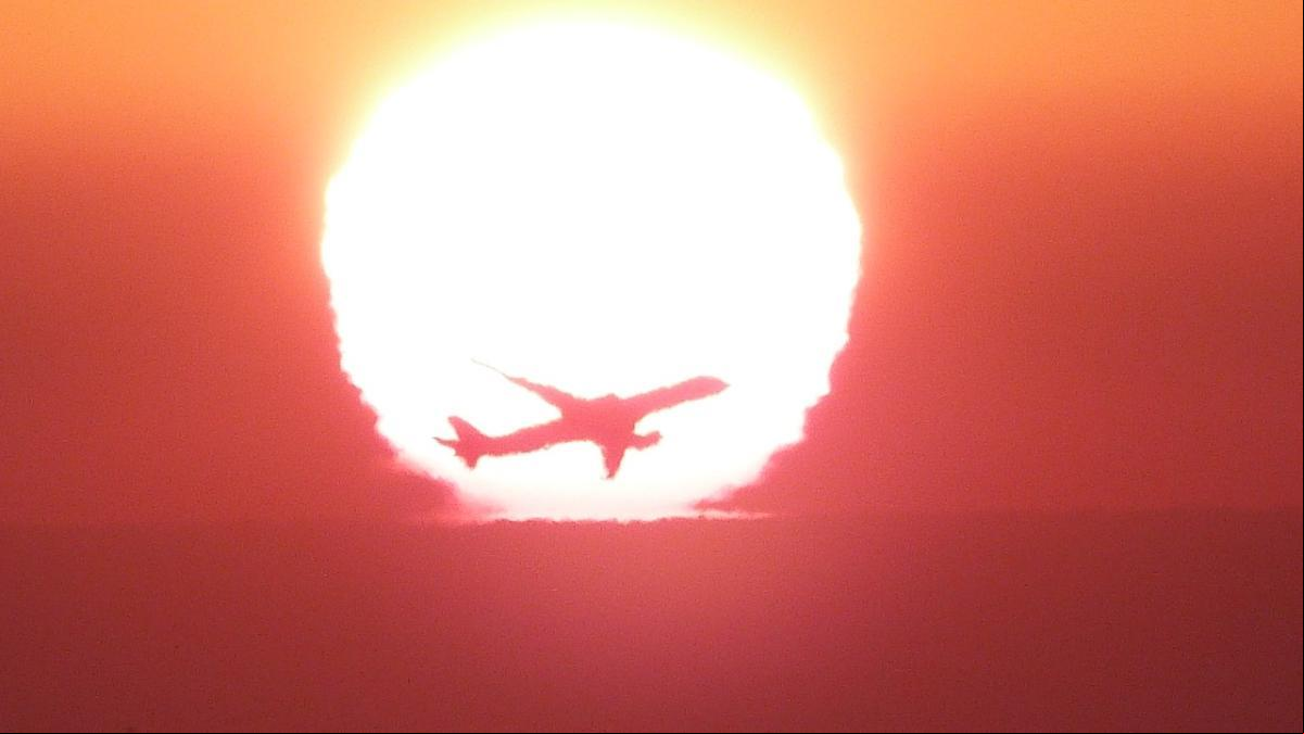 El avión pulverizado por el efecto Omega