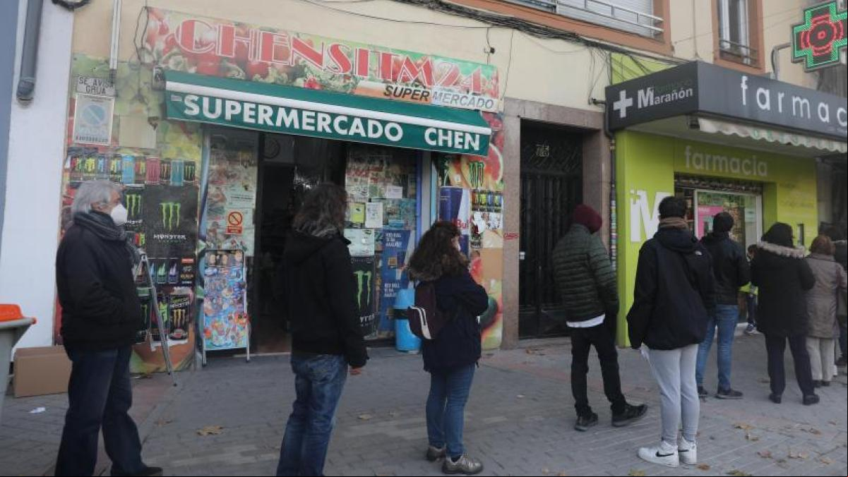Las asociaciones de consumidores y enfermería denuncian una subida de precios en los tests de antígenos