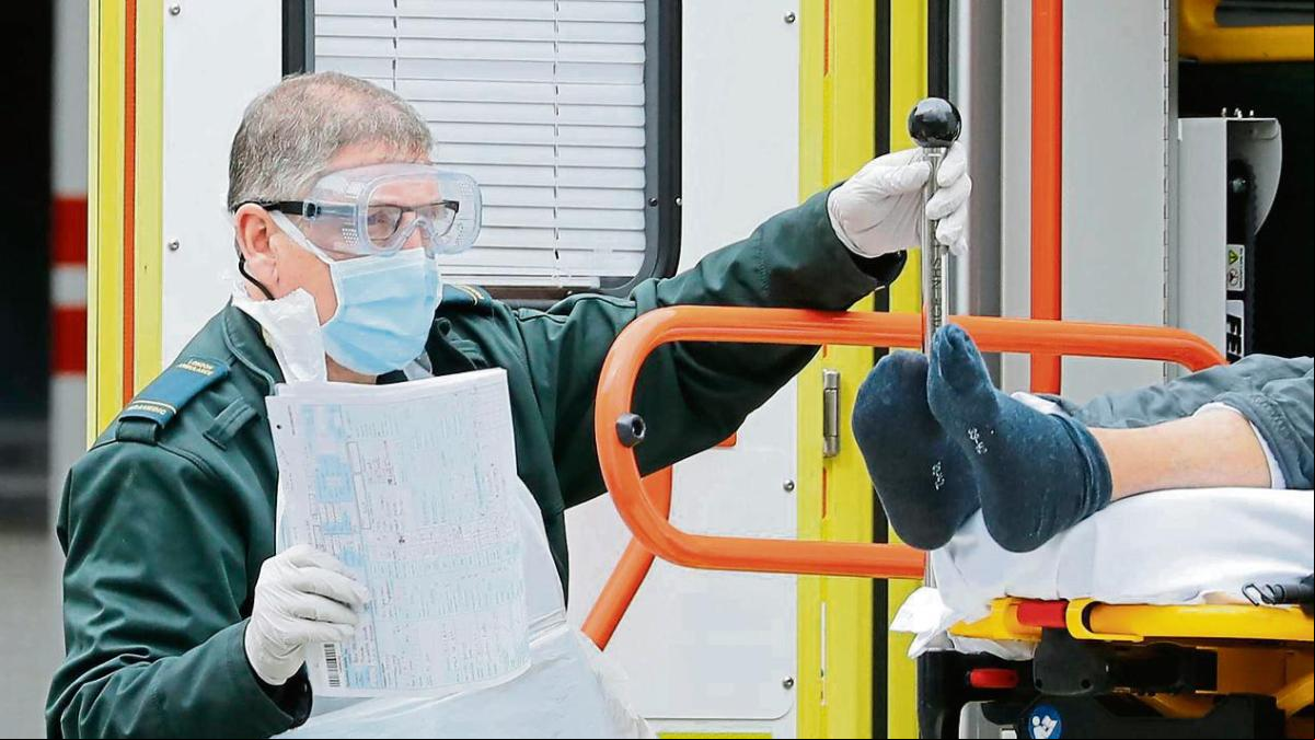 La realidad de la sanidad británica: “Si tiene un infarto, llame a un taxi”