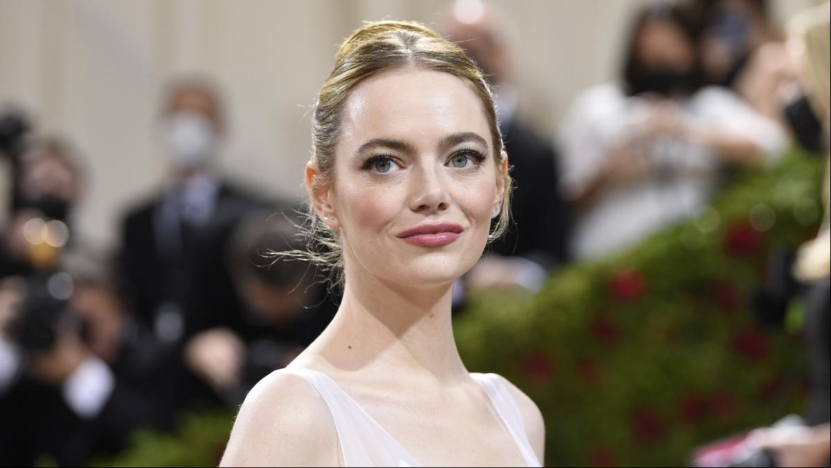 Emma Stone usó su segundo vestido de novia para la gala Met