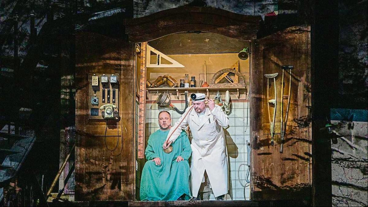 Kentridge se sirve de ‘Wozzeck’ para criticar en el Liceu lo absurdo de la guerra