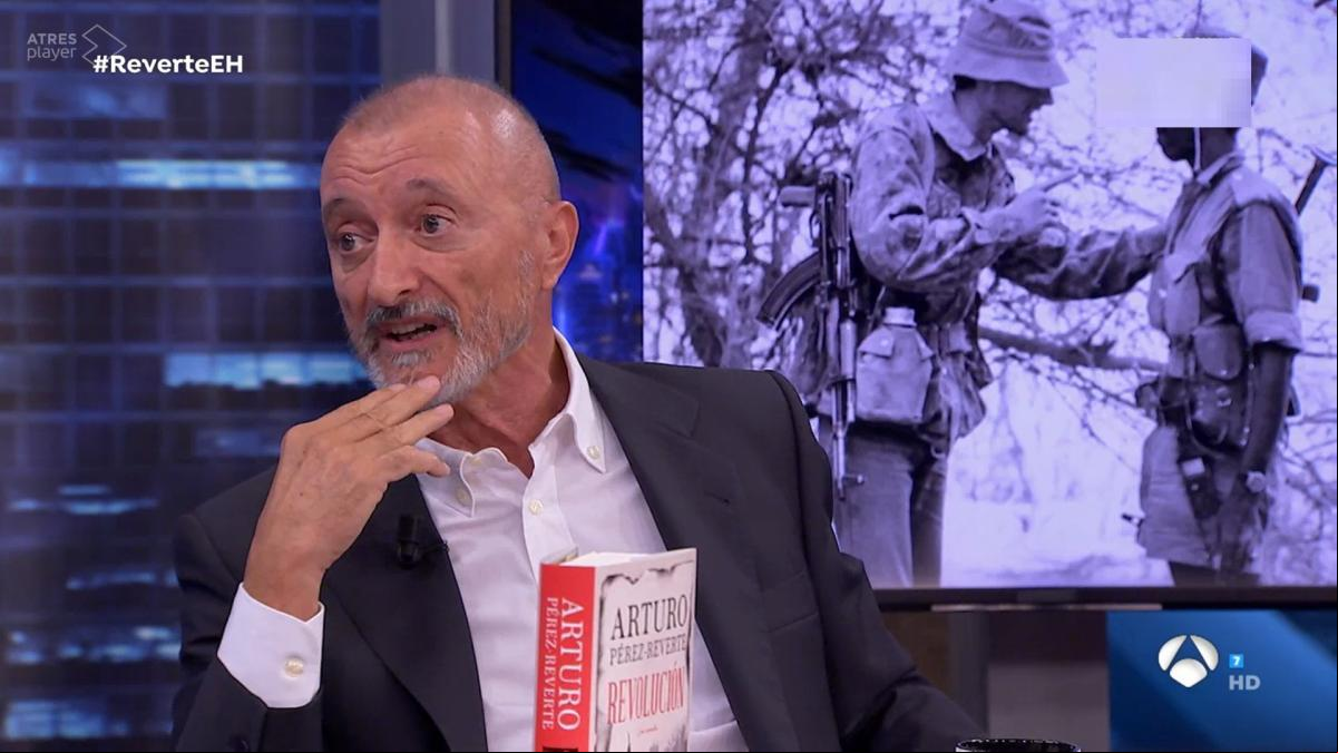 Arturo Pérez-Reverte confiesa en El Hormiguero que robó un banco: Mataron a todo el mundo