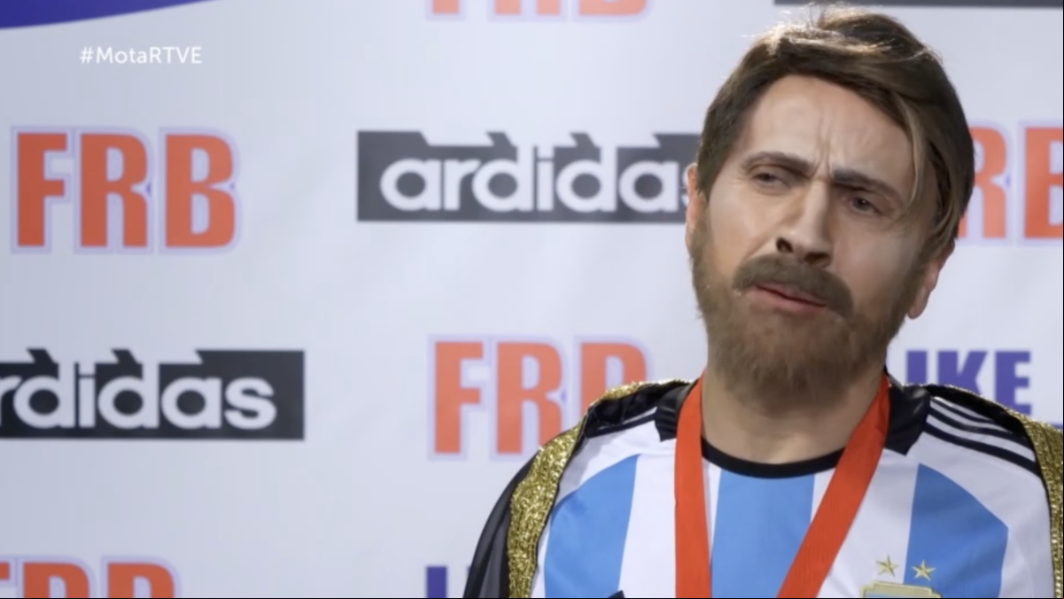 José Mota se convierte en Leo Messi en el especial de Nochevieja y se rebela contra Putin