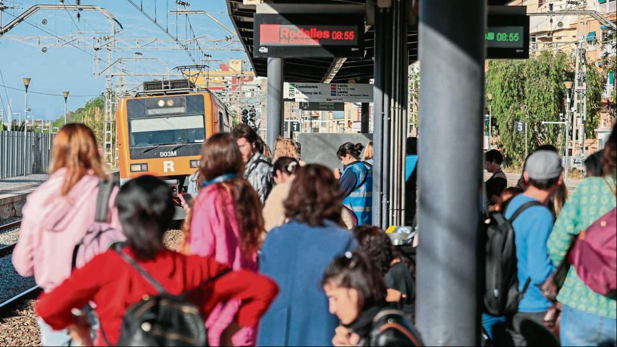 Los nuevos horarios de Renfe en la R2 sur incrementan 13 minutos el tiempo de viaje